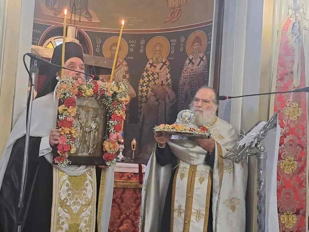 Στις θρησκευτικές εκδηλώσεις των πολιούχων Αγίων Ισαποστόλων Κωνσταντίνου [Απόκρυψη κειμένου σε εισαγωγικά] και Ελένης στο Συκούριο ο Δήμαρχος Τεμπών Με μεγαλοπρέπεια, λαμπρότητα και θρησκευτική κατάνυξη πραγματοποιήθηκε ο Μέγας Πανηγυρικός Εσπερινός προς τιμή των Αγίων Ισαποστόλων Κωνσταντίνου και Ελένης το απόγευμα της Δευτέρας 20 Μαΐου στο Συκούριο του Δήμου Τεμπών. Ο Μέγας Πανηγυρικός Εσπερινός τελέστηκε χοροστατούντος του Θεοφιλέστατου Επίσκοπου Μαγνησίας κ. Χριστόδουλου, της Ιεράς Αρχιεπισκοπής Αυστραλίας και συλειτουργούντων των ιερέων π. Γεωργίου, π. Τιμόθεου, π. Πέτρου, π. Αθηναγόρα, π. Νεκταρίου, π. Σεραφείμ, π. Αθανασίου, π. Χρήστου, π. Πορφυρίου και π. Κωνσταντίνου. Ενώ πλήθος καλλικέλαδων ιεροψαλτών, απέδωσαν θαυμάσια τους βυζαντινούς ύμνους προς τους Αγίους Ισαποστόλους. Στο κήρυγμά του ο Θεοφιλέστατος Επίσκοπος Μαγνησίας κ. Χριστόδουλος, ανέφερε μεταξύ άλλων: 