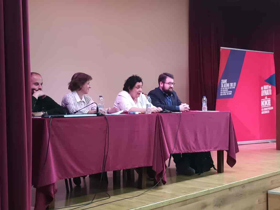 Λιάνα Κανέλλη από Λάρισα