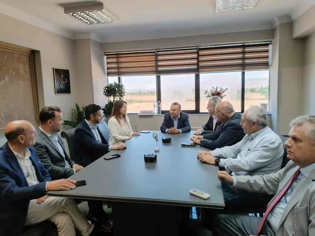 Επίσκεψη του κλιμακίου της Νέας Δημοκρατίας στη Λάρισα