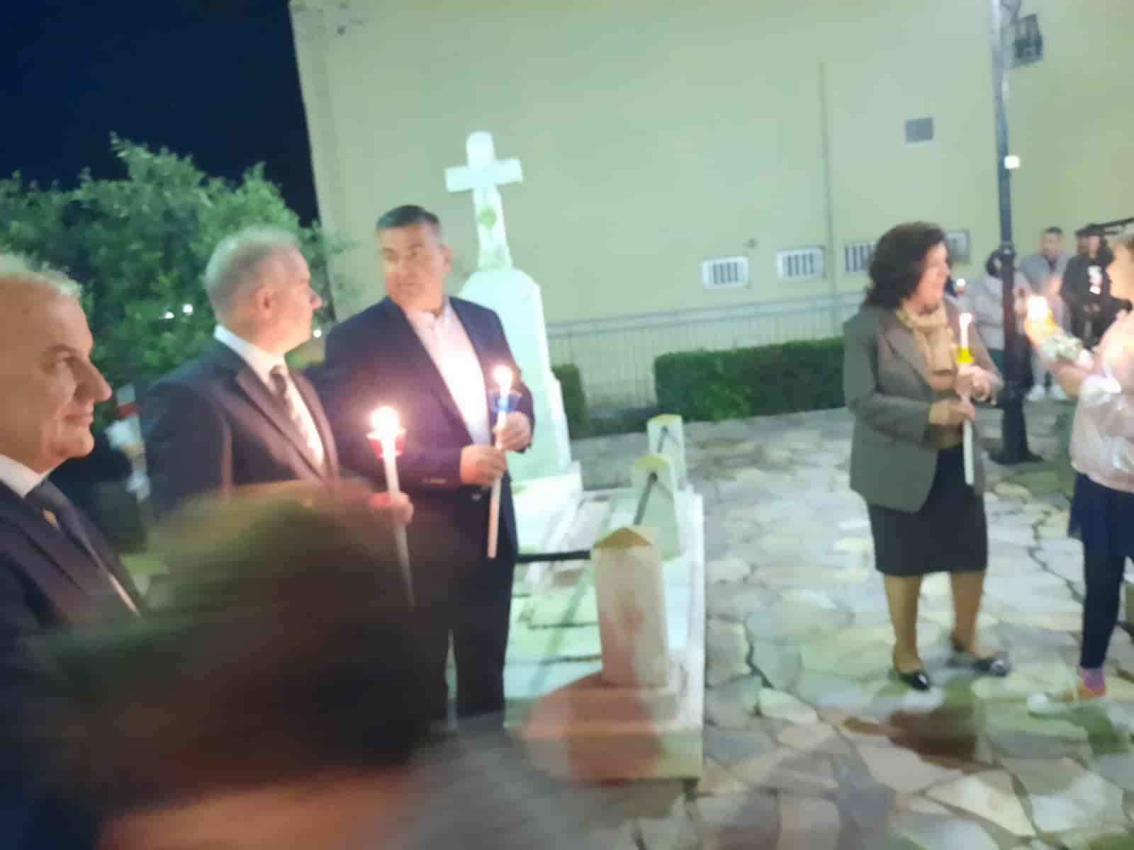 Με ιδιαίτερη λαμπρότητα τελέστηκε η Ακολουθία της Αναστάσεως του Χριστού
στον Δήμο Τεμπών