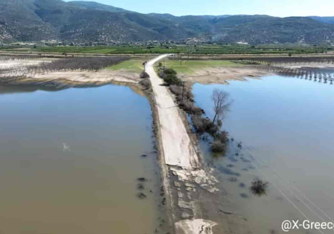 Υποχωρούν τα νερά στα παρακάρλια χωριά της Λάρισας 9 μήνες μετά τις πλημμύρες