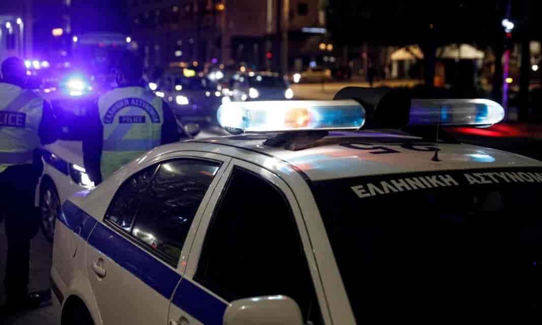 Σύλληψη ημεδαπής σε βάρος της οποίας καθώς και σε βάρος δύο ημεδαπών ανδρών και άγνωστου άνδρα, σχηματίστηκε δικογραφία -κατά περίπτωση- για κλοπή και απείθεια