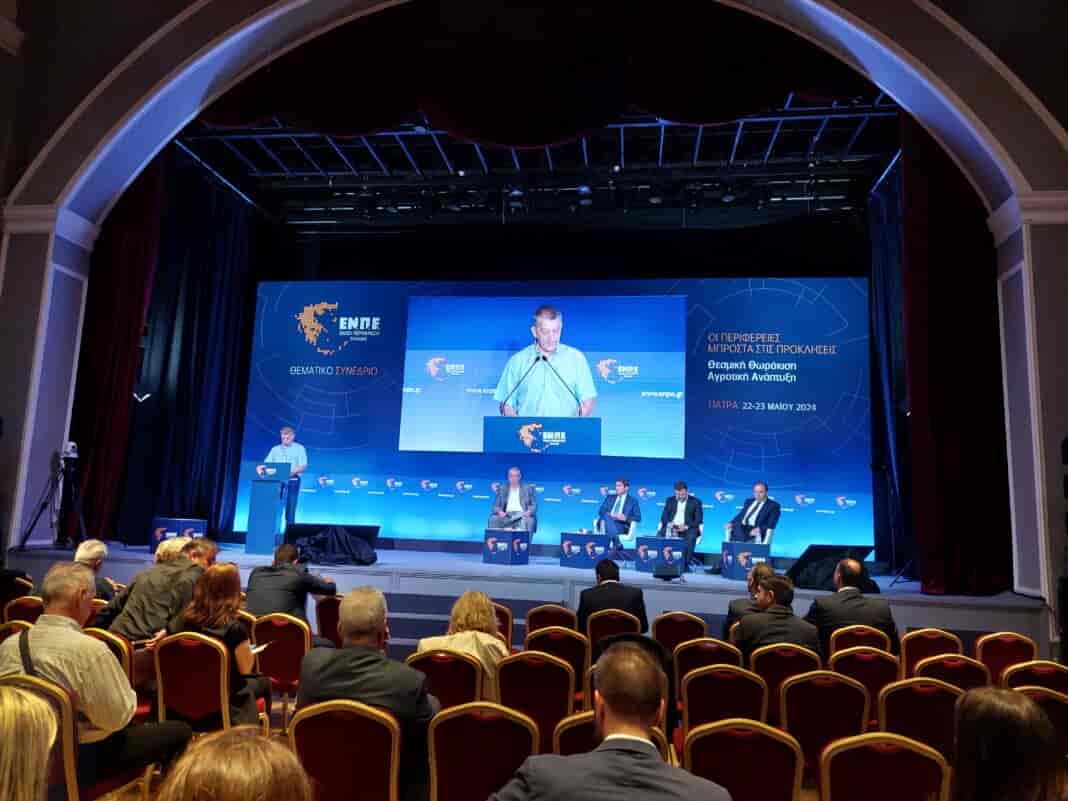 Τασος Τσιαπλές