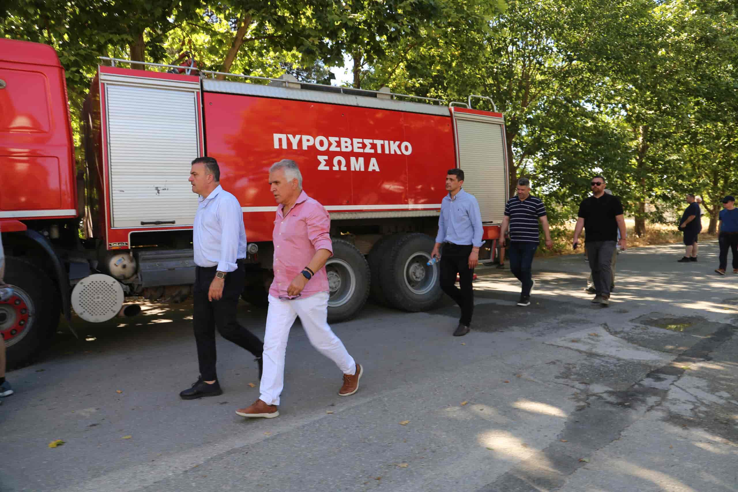 Άμεση η κινητοποίηση του μηχανισμού Πολιτικής Προστασίας του Δήμου Λαρισαίων για τις φωτιές σε ΤΕΙ-Άγιο Θωμά και Αμπελώνα-Γιάννουλη