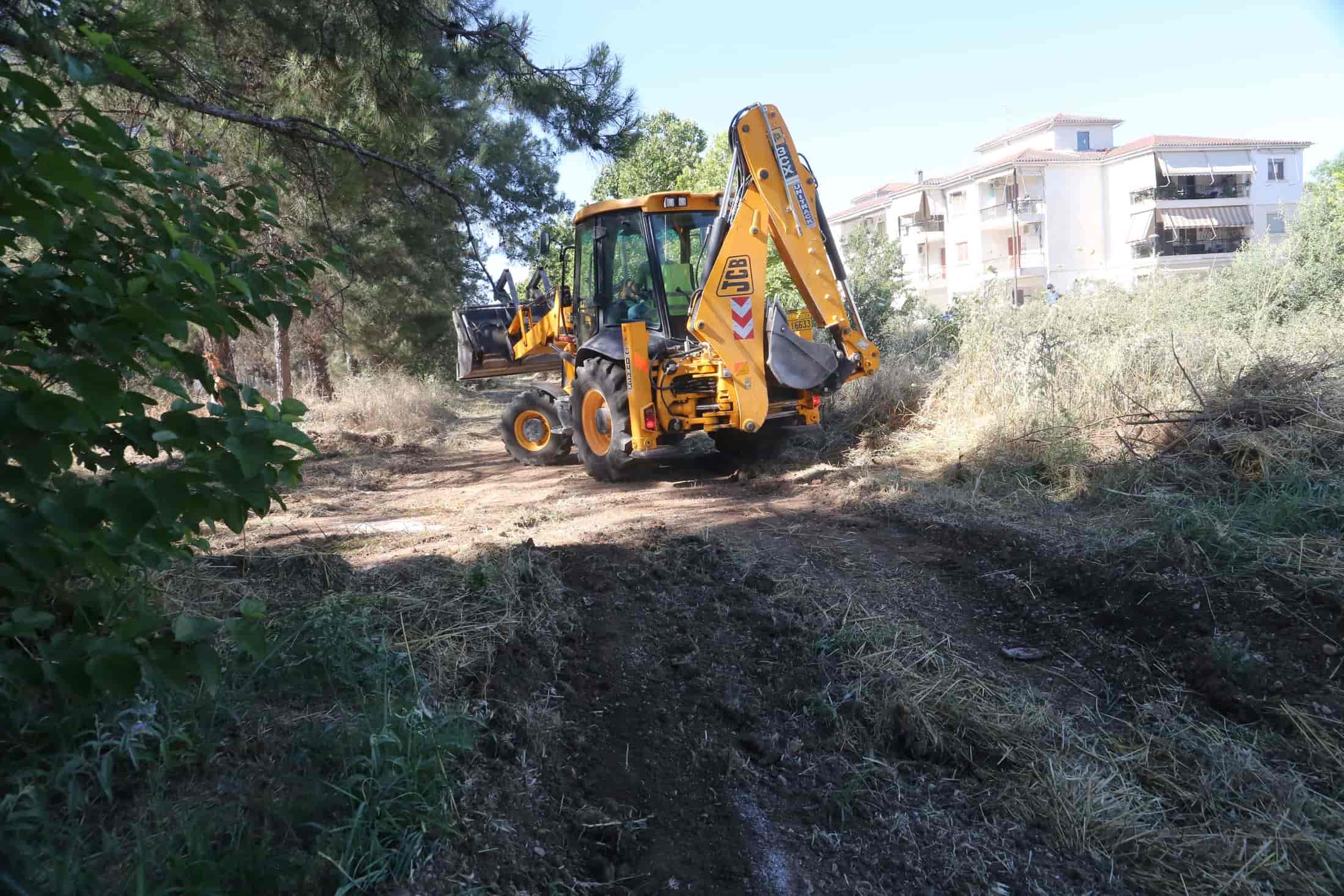Άμεση η κινητοποίηση του μηχανισμού Πολιτικής Προστασίας του Δήμου Λαρισαίων για τις φωτιές σε ΤΕΙ-Άγιο Θωμά και Αμπελώνα-Γιάννουλη