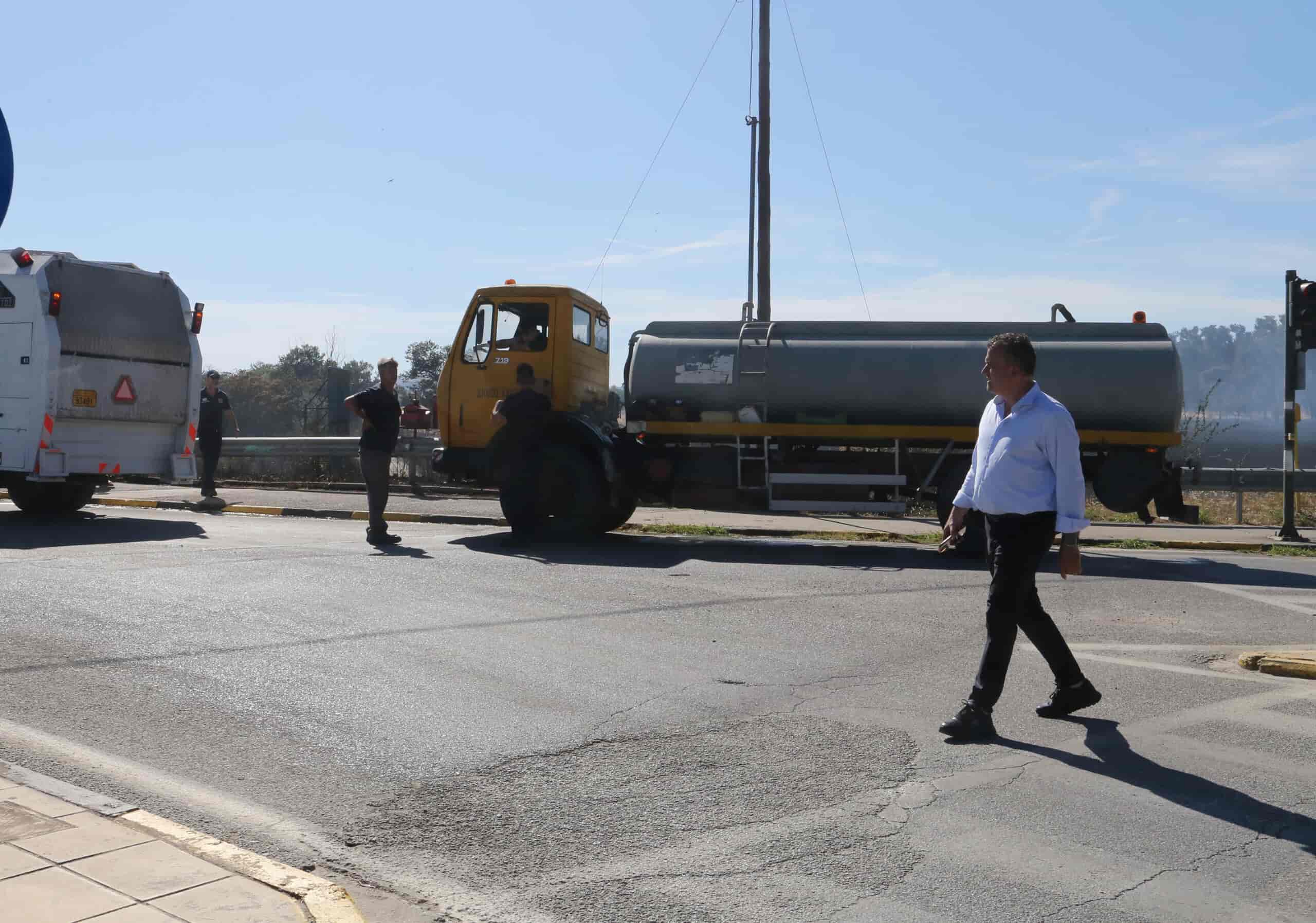 Άμεση η κινητοποίηση του μηχανισμού Πολιτικής Προστασίας του Δήμου Λαρισαίων για τις φωτιές σε ΤΕΙ-Άγιο Θωμά και Αμπελώνα-Γιάννουλη