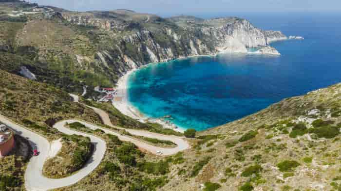 Η Ελλάδα στους κορυφαίους προορισμούς για ταξίδι με το αυτοκίνητο