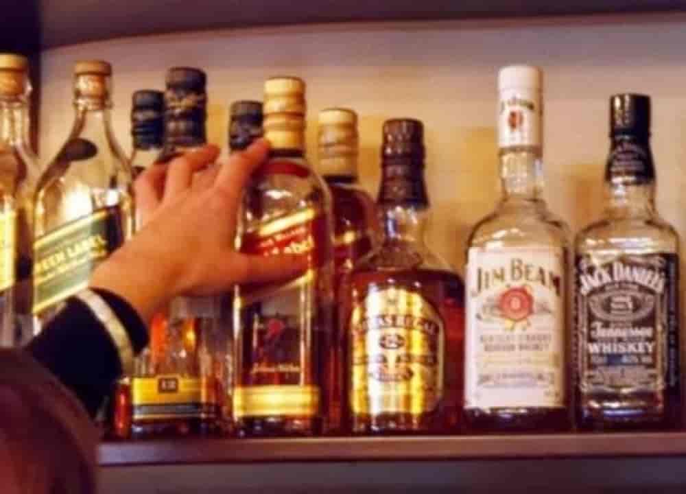 Έκλεβε αλκοολούχα ποτά από σούπερ μάρκετ