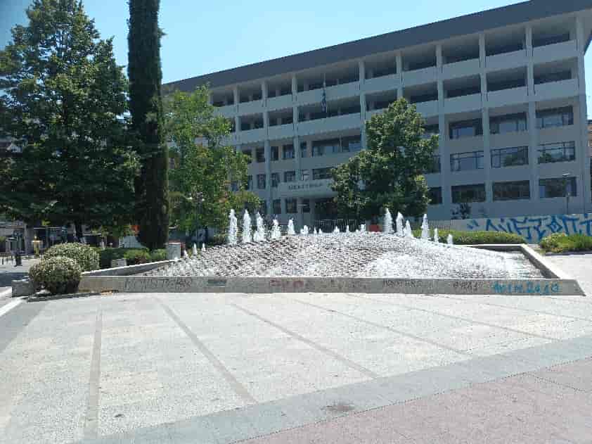 Στους 39 βαθμούς σκαρφάλωσε ο υδράργυρος στη Λάρισα