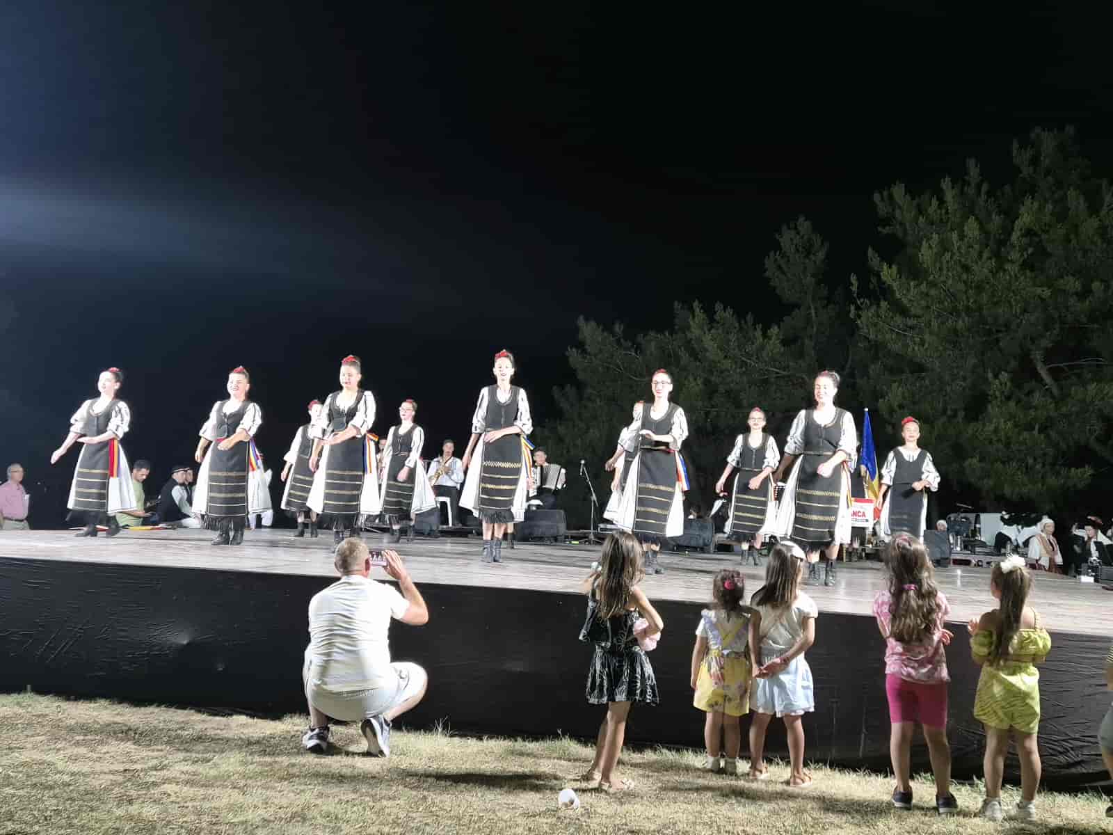 Με μεγάλη επιτυχία ολοκληρώθηκε το 7ο Διεθνές Φεστιβάλ "η Κοιλάδα των
Τεμπών" στο Μακρυχώρι του Δήμου Τεμπών.
