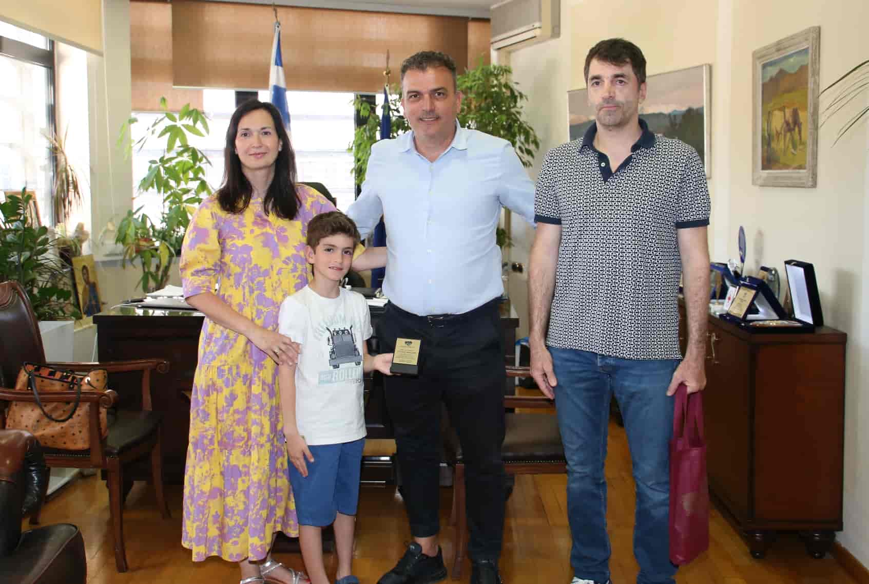 Ημέρα πρωταθλητών στο Δημαρχείο Λάρισας - Με τη Λήδα Μανθοπούλου και τον Στέλιο Κακαγιάννη συναντήθηκε ο Θανάσης Μαμάκος