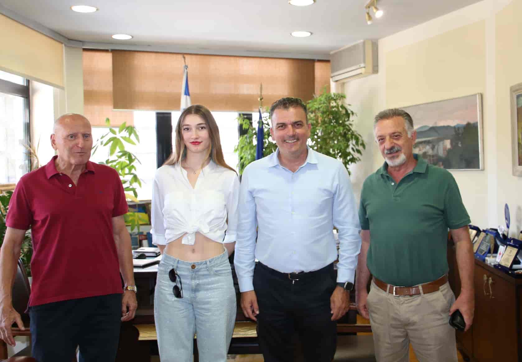 Ημέρα πρωταθλητών στο Δημαρχείο Λάρισας - Με τη Λήδα Μανθοπούλου και τον Στέλιο Κακαγιάννη συναντήθηκε ο Θανάσης Μαμάκος