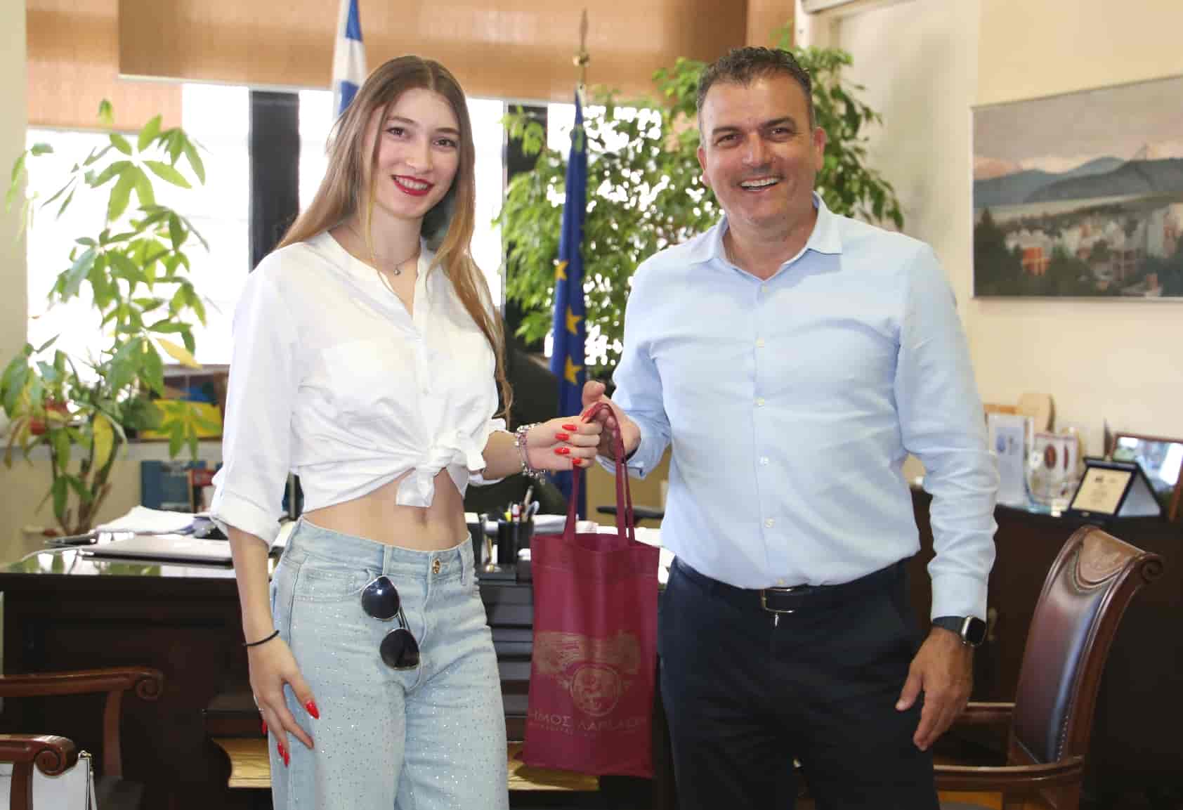 Ημέρα πρωταθλητών στο Δημαρχείο Λάρισας - Με τη Λήδα Μανθοπούλου και τον Στέλιο Κακαγιάννη συναντήθηκε ο Θανάσης Μαμάκος