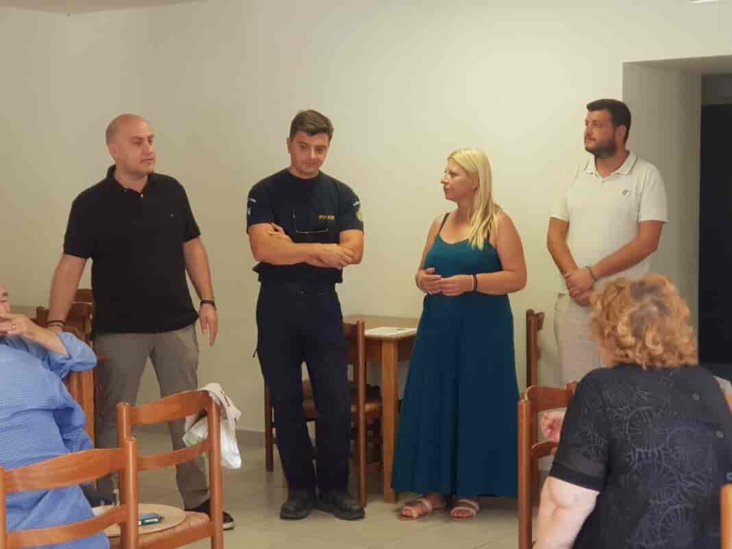 Δήμος Ελασσόνας: «Ενημέρωση των μελών του ΚΑΠΗ Ελασσόνας από το Α.Τ. Ελασσόνας για τις τηλεφωνικές απάτες»