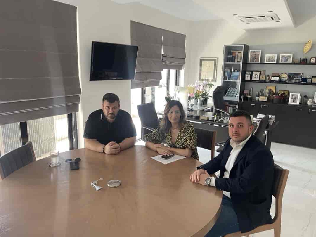 Συνάντηση Δημήτρη Παπαλέξη με τ. βουλευτή Στέλλα Μπίζιου
