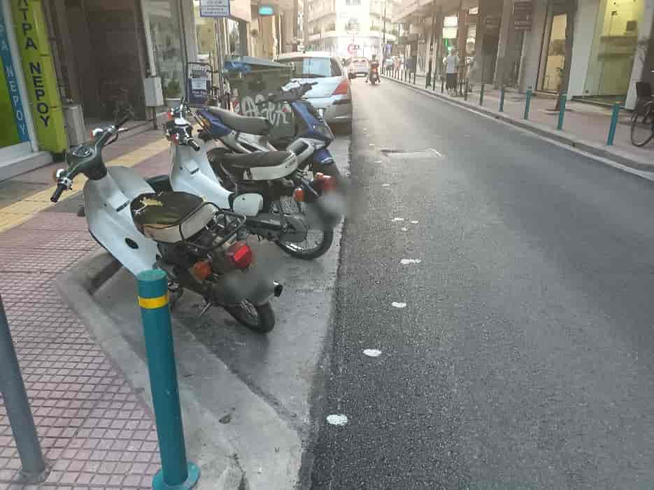 Λάρισα: Ασφαλτόστρωσαν την οδό Μανδηλαρά...αλλά 