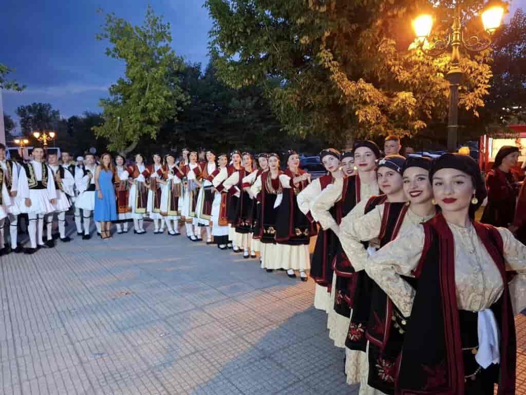 https://www.elassonanews.gr/elassona-megali-i-epitychia-tou-festival-stou-olybou-tin-avli-foto/