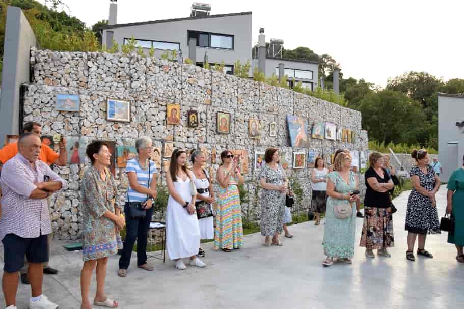 έκθεση εικαστικών δημιουργημάτων με τίτλο "ΤΕΧΝΗ ΣΤΗΝ ΑΥΛΗ",