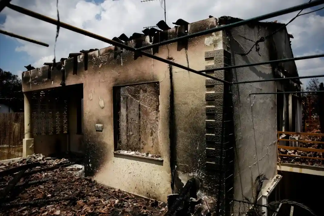 Πυρκαγιά στην Αττική: 78 ολοσχερώς κατεστραμμένα σπίτια έχουν καταγραφεί μέχρι στιγμής