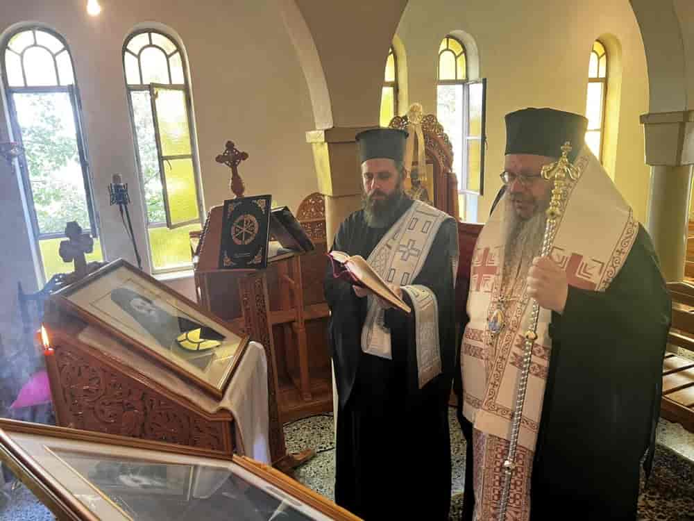 Τρισάγιο στη μνήμη δύο σπουδαίων και Αγίων Ιεραρχών τέλεσε σήμερα ο Σεβασμιώτατος Μητροπολίτης Λαρίσης και Τυρνάβου κ. Ιερώνυμος.