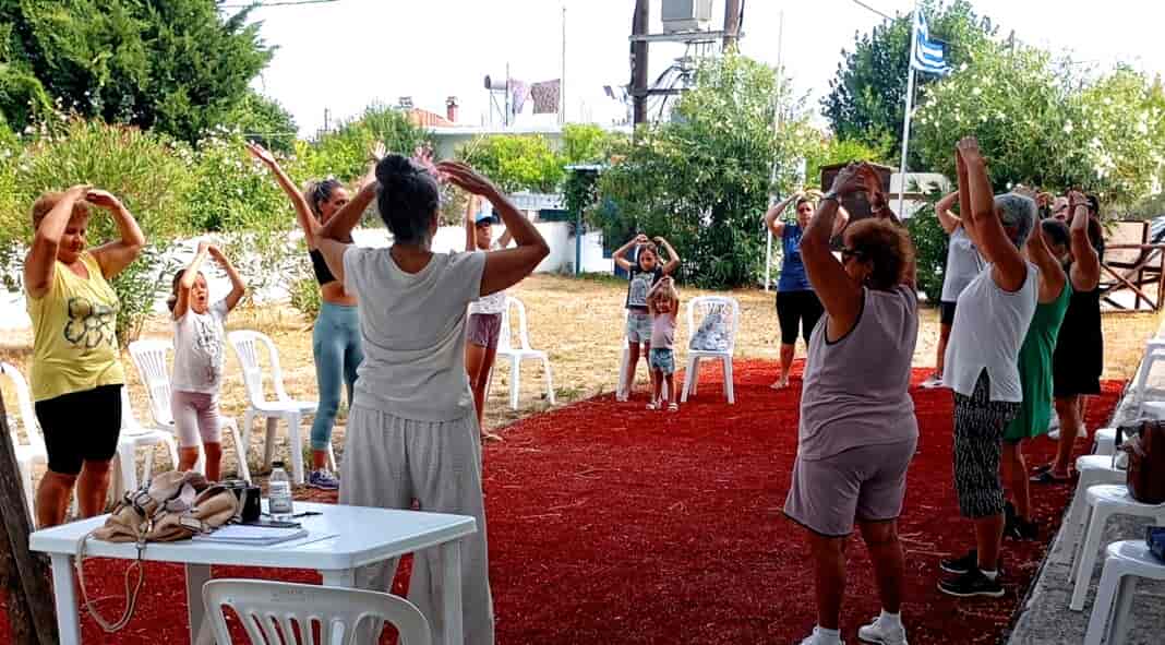 Η ΟΜΕΓΑ-3 του ΠΟΚΕΛ συνεχίζει στο Καστρί Λουτρό. Θα συνεχίσει η ΟΜΕΓΑ-3, η Ομάδα Ενεργειακής Γυμναστικής & Ασκήσεων του ΠΟΚΕΛ – Πολιτιστικό Κέντρο Εκπαιδευτικών νομού Λάρισας για 2 ακόμη συναντήσεις την Πέμπτη, 22 και Πέμπτη, 29 Αυγούστου 2024, με ελεύθερη συμμετοχή, στον Εξωραϊστικό Σύλλογο Καστρί Λουτρό, στις 10:00 π.μ. στον υπαίθριο χώρο του Συλλόγου. Η Μαριάνθη Φαφάνα είναι η υπεύθυνη της ΟΜΕΓΑ, εκπαιδευτικός κι εμψυχωτής (τηλ. επικοινωνίας: 6945532393). Η Ομάδα απευθύνεται σε αρχάριους κι έμπειρους, λειτουργεί εθελοντικά και δωρεάν, και αξιοποιεί τη μέθοδο της Ενεργειακής Γυμναστικής, με τεχνικές κίνησης κι αναπνοών, καλλιέργεια συγκέντρωσης για ενδυνάμωση, τόνωση, αντοχή, ευλυγισία, χαλάρωση, ψυχική διαύγεια και γαλήνη.