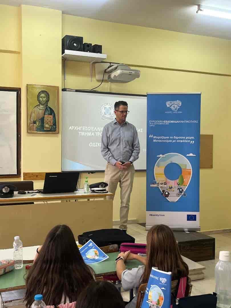 Μαθητές του 10ου Γυμνασίου ενημερώθηκαν για οδική ασφάλεια-κυκλοφοριακή αγωγή