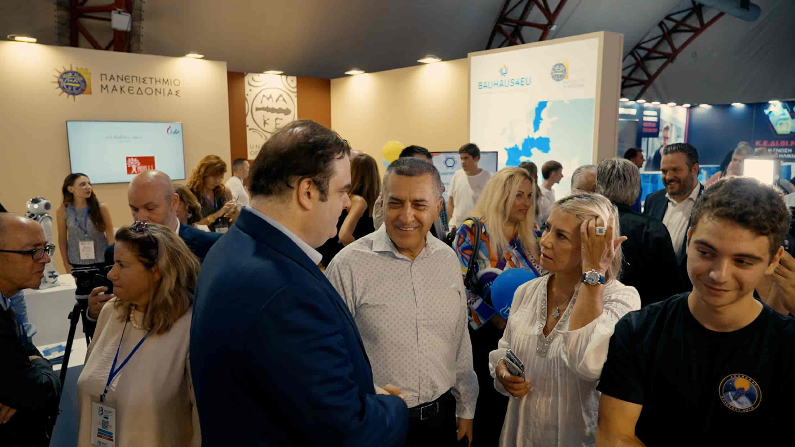 Το Πυροσβεστικό Σώμα τίμησε τον  Δημήτρη Κουρέτα  για τη συνεισφορά του στην αντιπυρική περίοδο