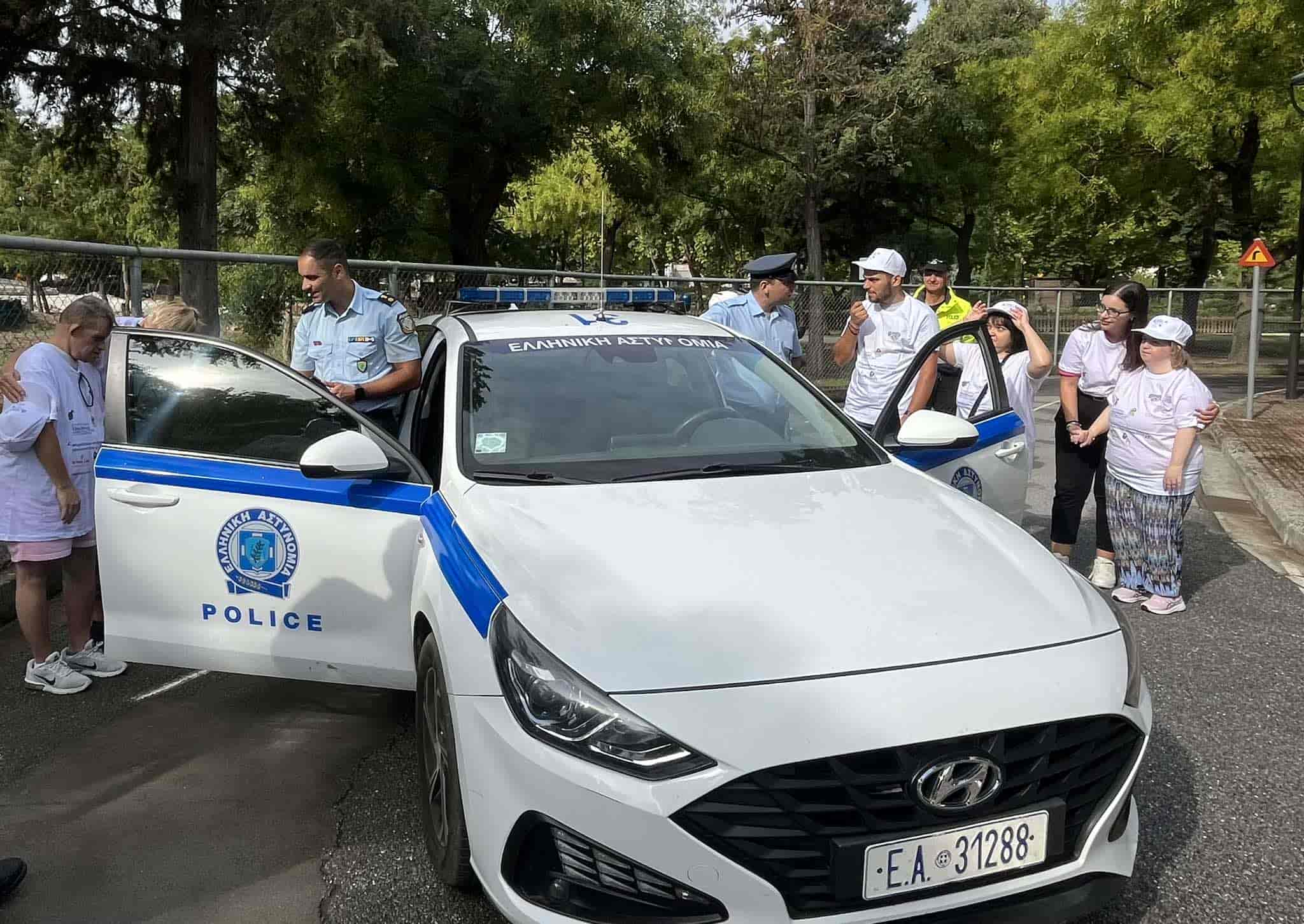 ΕΕΚ 2024: Ενημερωτική δράση για την κυκλοφοριακή αγωγή - Από τον Δήμο Λαρισαίων, το Τμήμα Τροχαίας Λάρισας και το ΚΔΗΦ «Θέληση Ζωής»