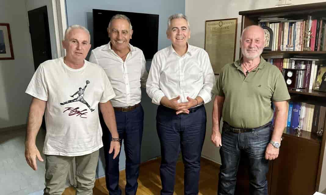 Σήμερα, 09:00:41 μμ EEST Μ. Χαρακόπουλος με Ομοσπονδία Παραγωγών Λαϊκών: “Ψυχή” των λαϊκών αγορών οι λαϊκατζήδες