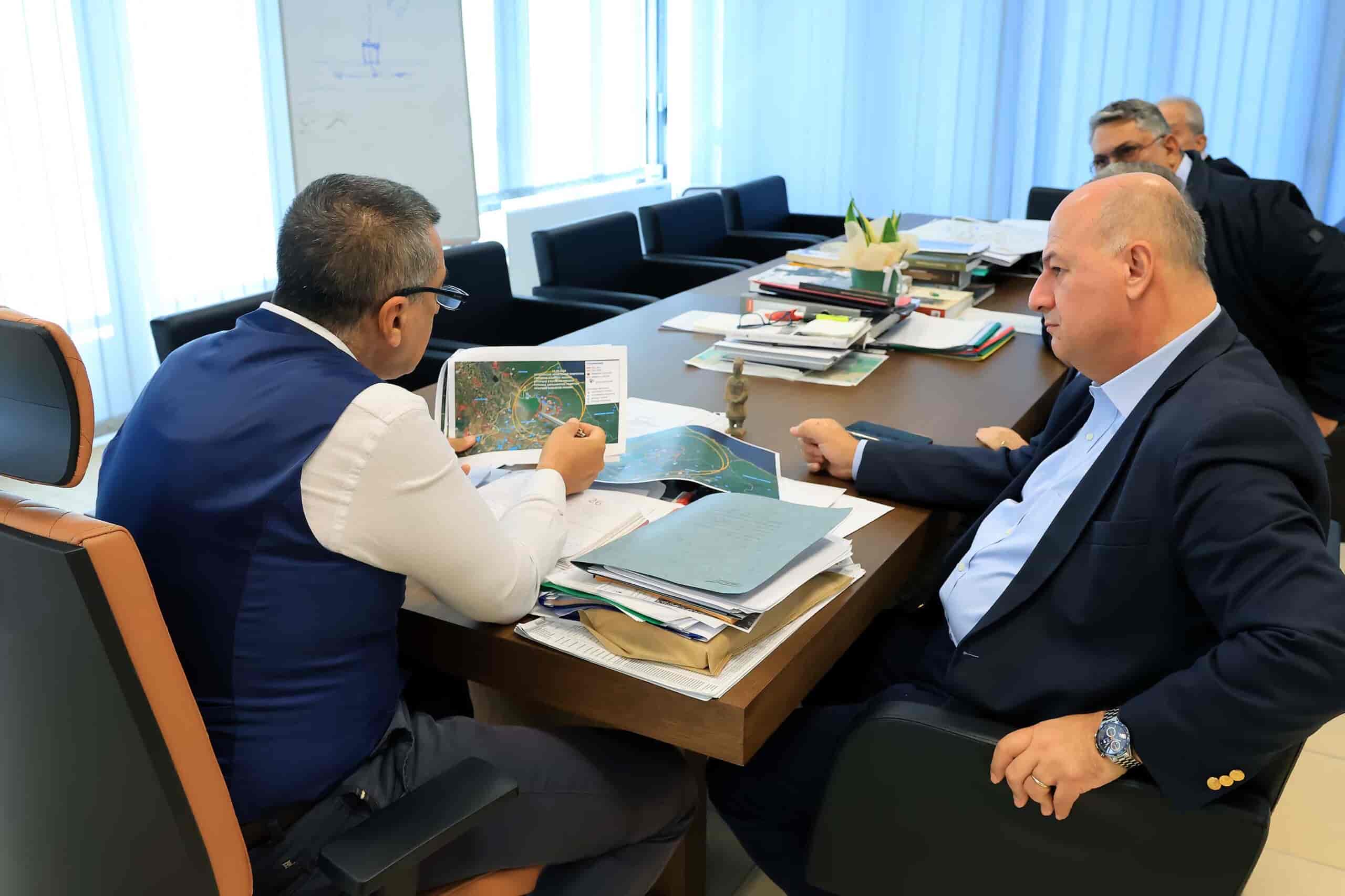 Συνάντηση Περιφερειάρχη Δημ. Κουρέτα με τον ΥΠΑΑΤ Κ. Τσιάρα για την ευλογιά στα ζώα