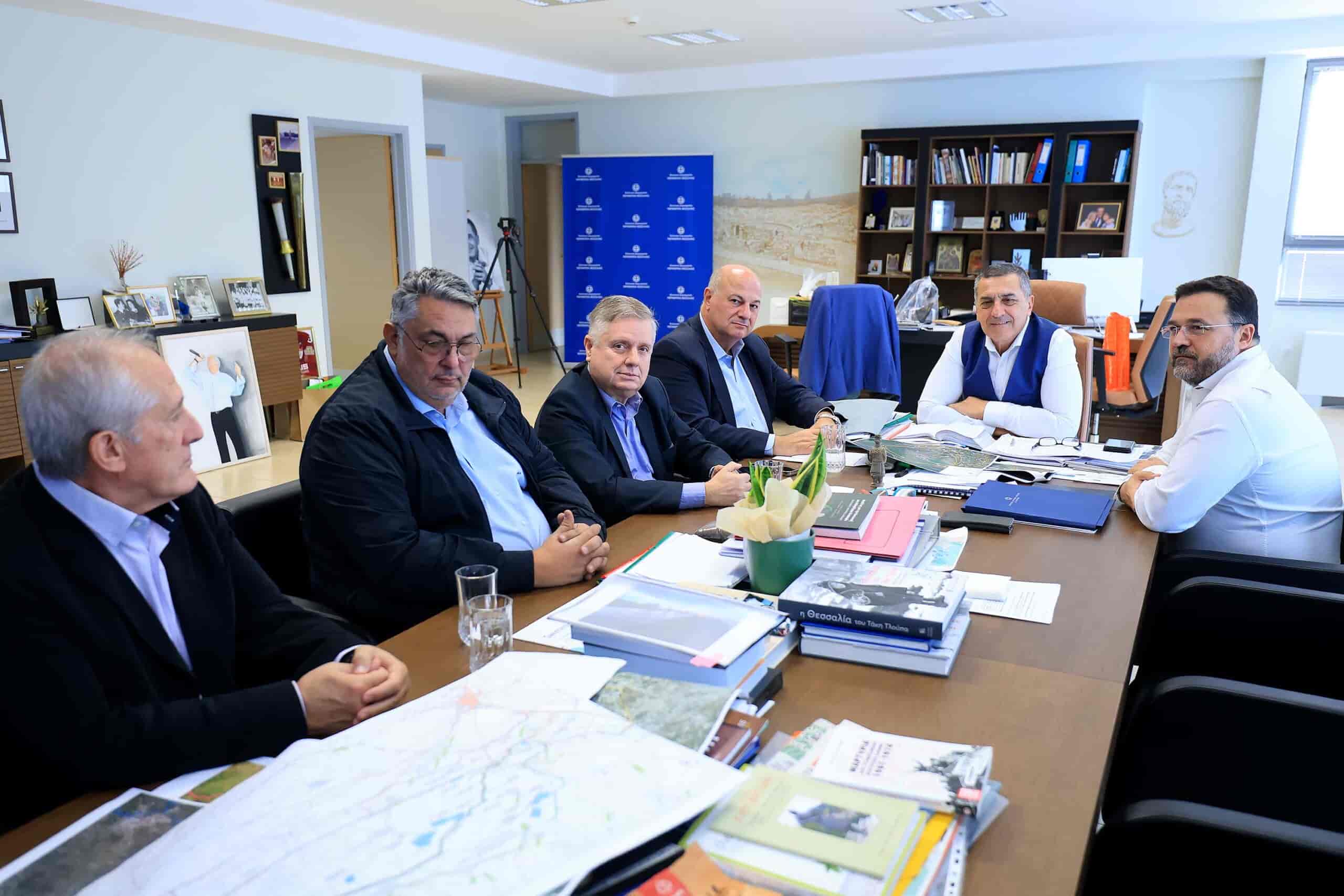 Συνάντηση Περιφερειάρχη Δημ. Κουρέτα με τον ΥΠΑΑΤ Κ. Τσιάρα για την ευλογιά στα ζώα