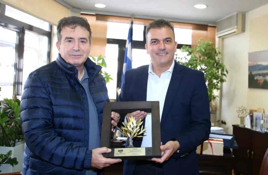 Συνεργασία Υπουργείου Προστασίας του Πολίτη και Δήμου Λαρισαίων για τη διαχείριση του κυκλοφοριακού