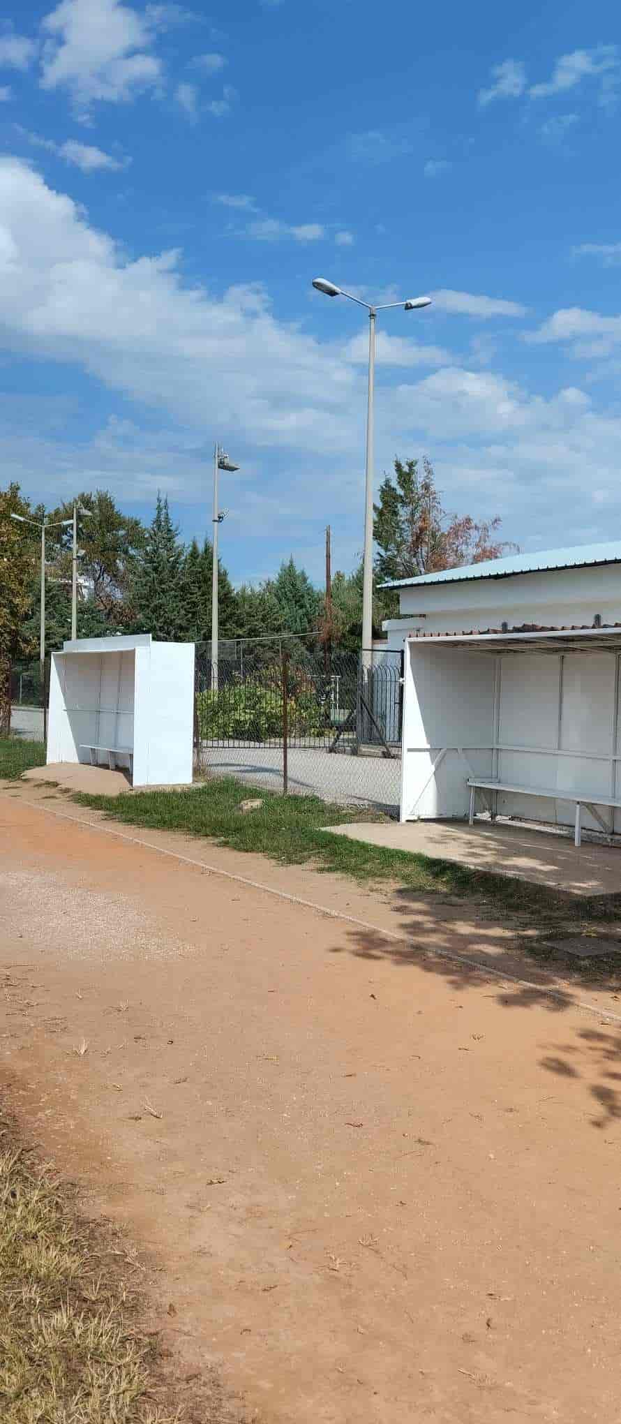 «Λίφτινγκ» σε αθλητικές εγκαταστάσεις από τα συνεργεία του Δήμου Λαρισαίων