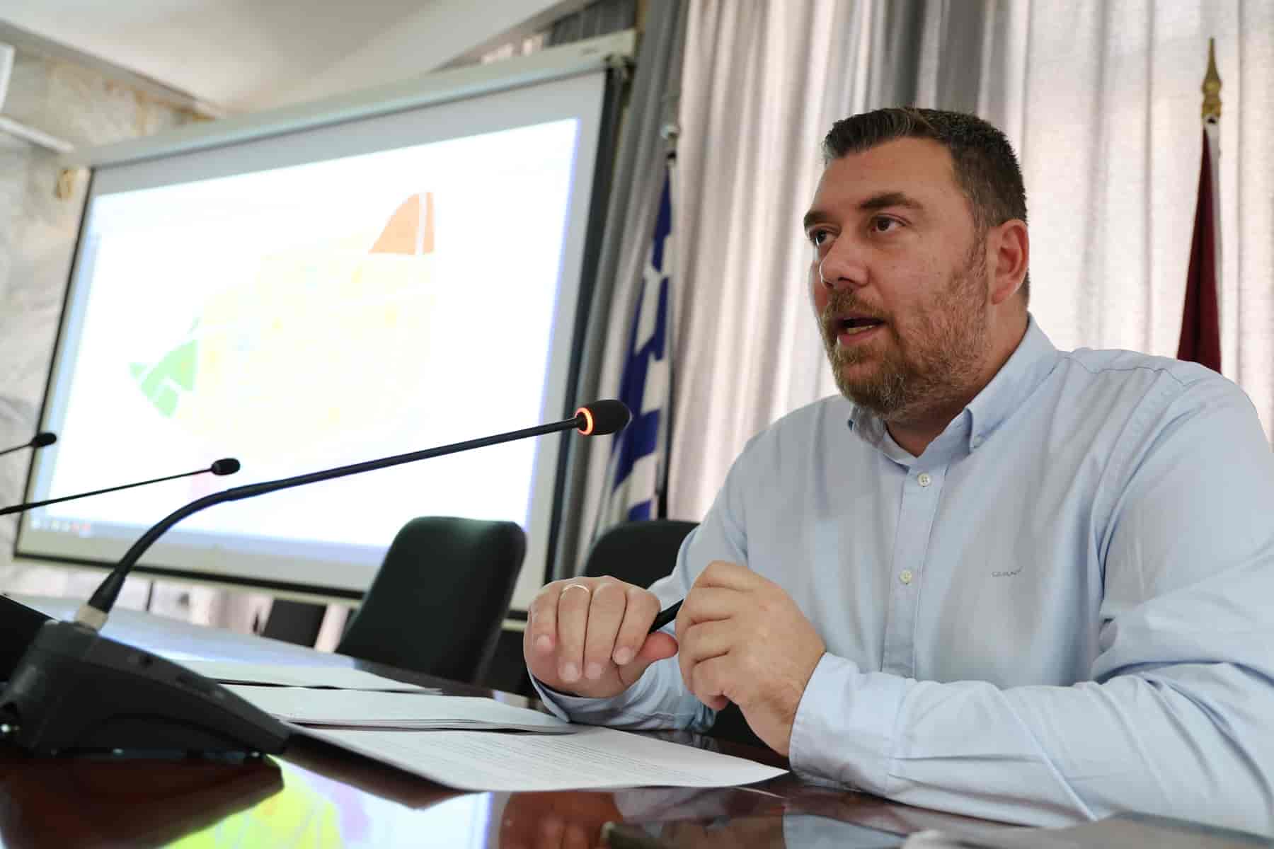 Σύμπνοια φορέων για την Ελεγχόμενη Στάθμευση στον Δήμο Λαρισαίων - Αδήριτη ανάγκη η άμεση εφαρμογή του συστήματος επισημάνθηκε σε διαβούλευση στο Δημαρχείο Λάρισας