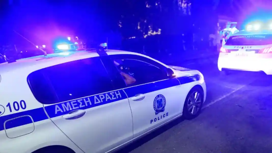 Μεθυσμένος αστυνομικός συγκρούστηκε με τρόλεϊ
