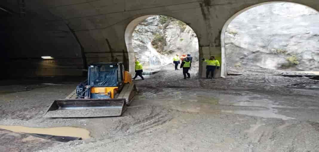ΟΣΕ για Τέμπη: Μέχρι το βράδυ θα δοθεί στη κυκλοφορία η γραμμή ανόδου στη σήραγγα