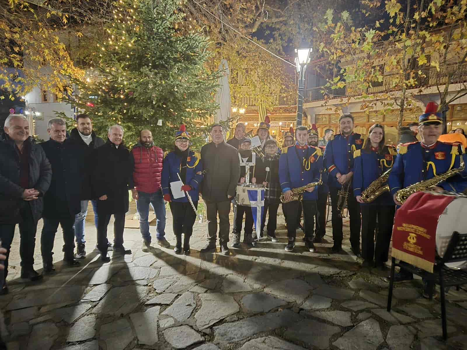 Συνεχίστηκαν οι Χριστουγεννιάτικες λαμπερές βραδιές σε Αμπελάκια, Γόννους,
Πυργετό και χωριά του Δήμου Τεμπών