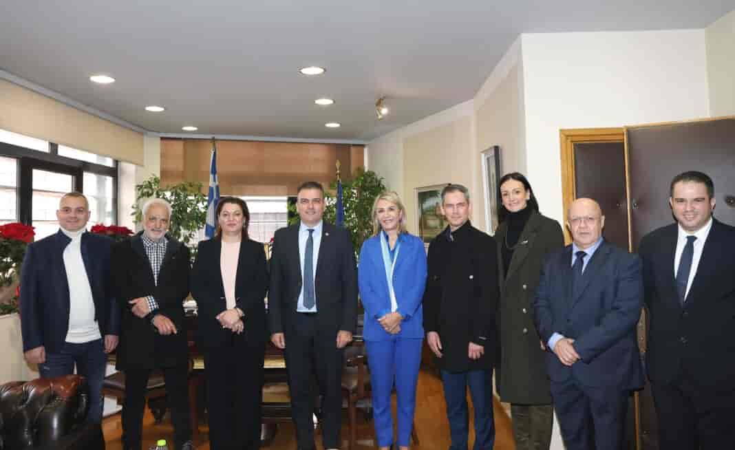 Εθιμοτυπική συνάντηση Δημάρχου Λαρισαίων, κ.Θανάση Μαμάκου με την Υπουργό Παιδείας της Κύπρου, κ.Αθηνάς Μιχαηλίδου