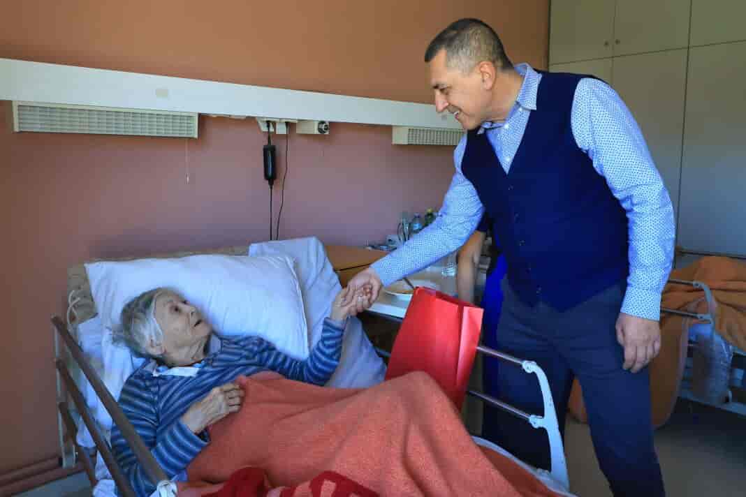Επίσκεψη του Περιφερειάρχη Θεσσαλίας Δημήτρη Κουρέτα  σε δομές υγείας και πρόνοιας στα Τρίκαλα