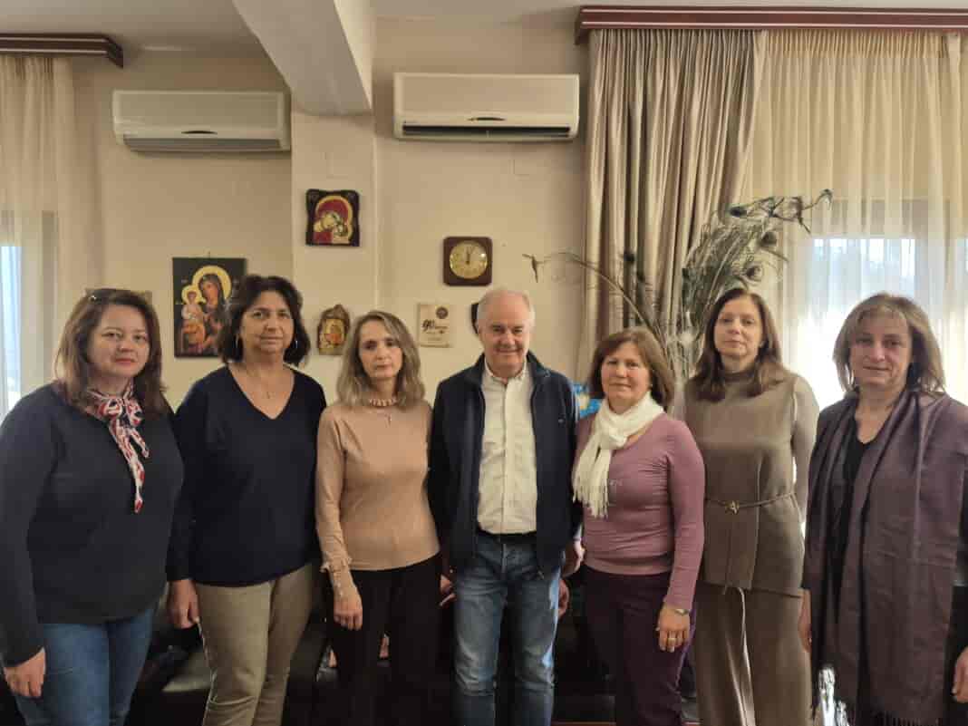 Επίσκεψη του Νέου Διοικητικού Συμβουλίου του Συλλόγου Γυναικών Καλοχωρίου στον Δήμαρχο Τεμπών