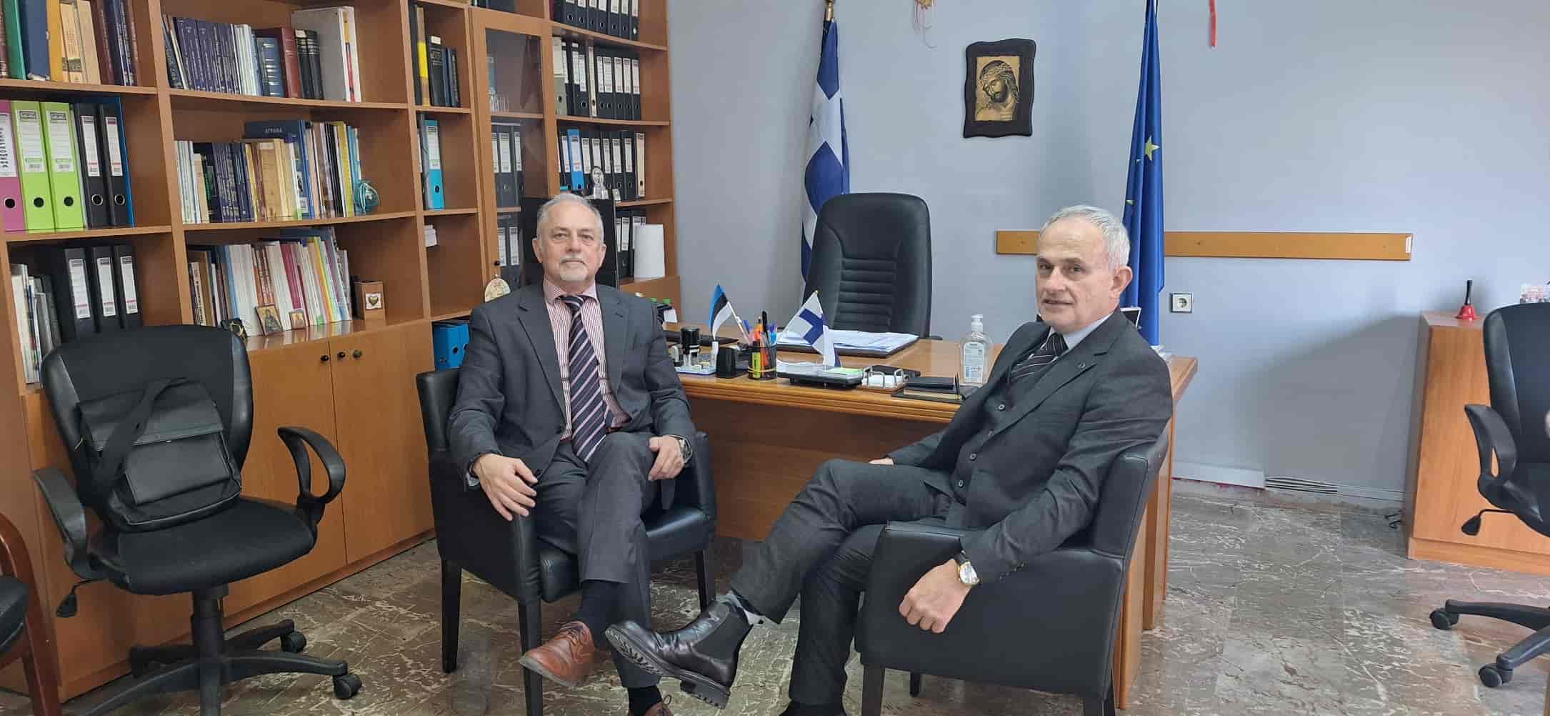 Συνάντηση Αντιπεριφερειάρχη Παιδείας Β. Σίμου με τον Διευθυντή Πρωτοβάθμιας Εκπαίδευσης Τρικάλων και κοπή πρωτοχρονιάτικης πίτας