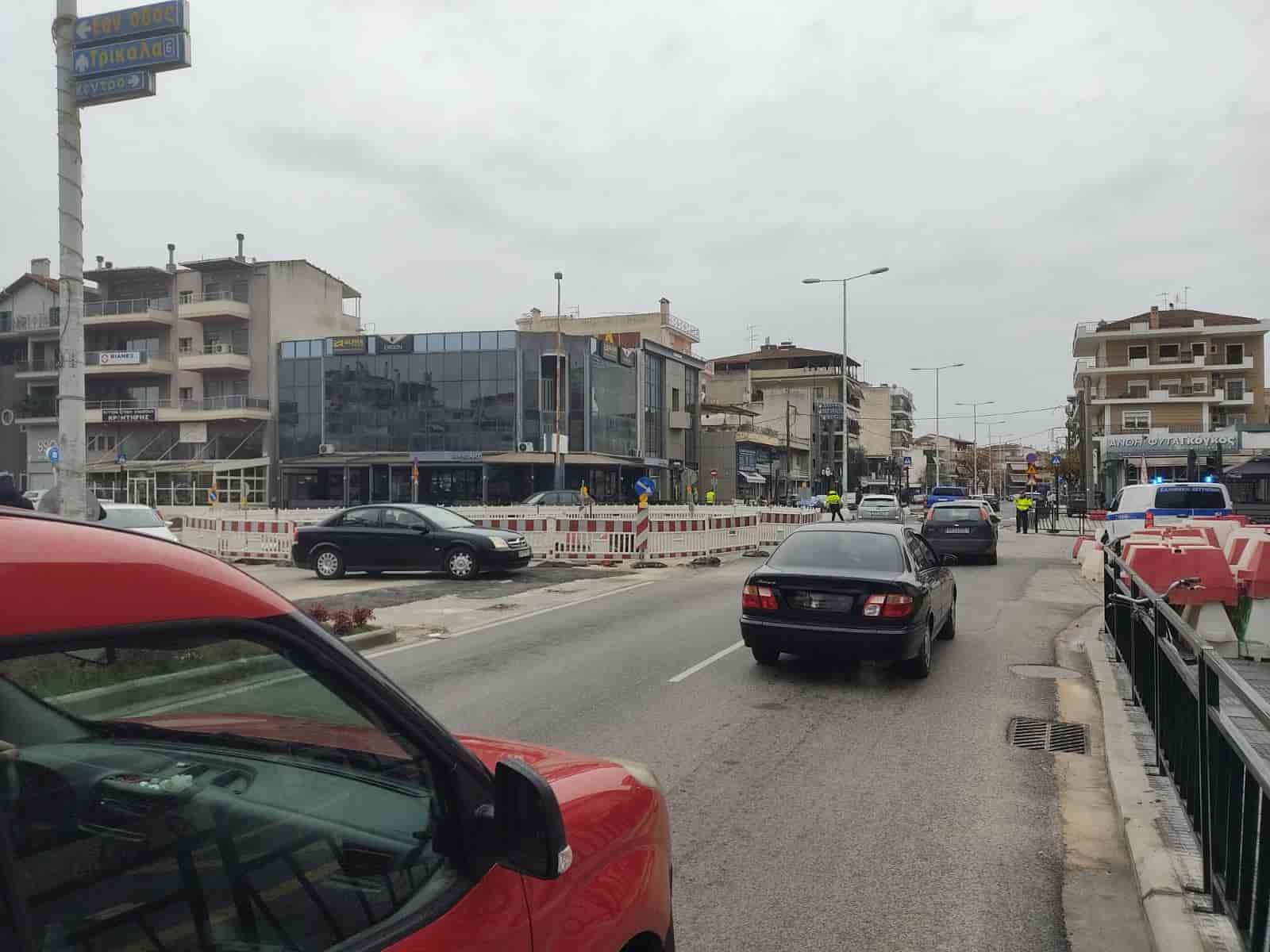 κυκλικού κόμβου στη συμβολή των οδών Βόλου-Ηρ.Πολυτεχνείου-23ης Οκτωβρίου