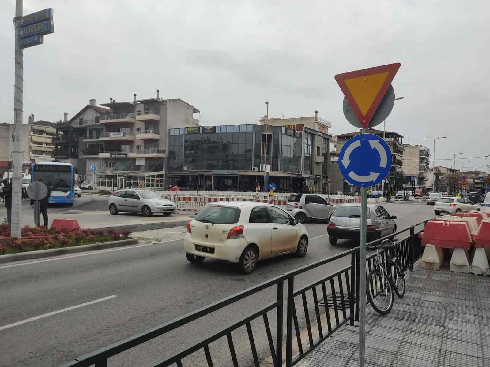κυκλικού κόμβου στη συμβολή των οδών Βόλου-Ηρ.Πολυτεχνείου-23ης Οκτωβρίου