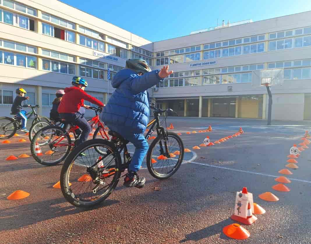 Με ποδηλατοδρομία στη συνοικία των Πυροβολικών ολοκληρώνονται,
