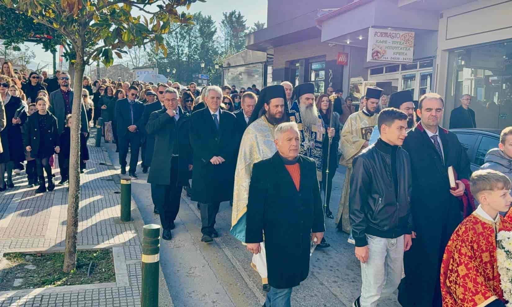 Μ. Χαρακόπουλος στον αγιασμό υδάτων στην Ελασσόνα: Ατενίζουμε το μέλλον με αισιοδοξία και αυτοπεποίθηση