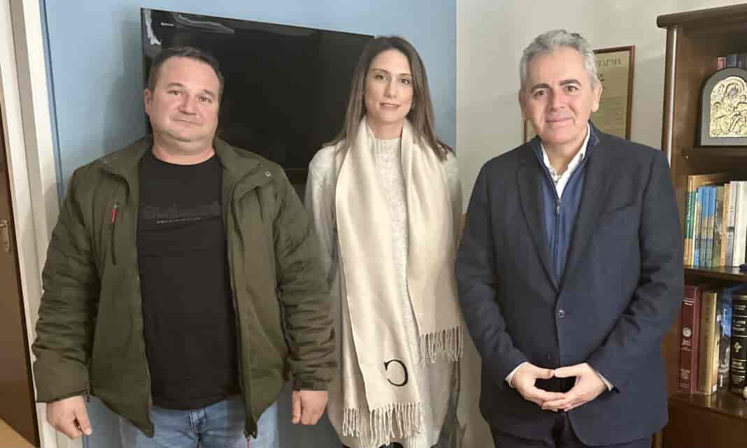 Μ. Χαρακόπουλος με το Προεδρείο από Πραιτώρι: Επί τάπητος οι εκκρεμότητες στα σεισμόπληκτα χωριά