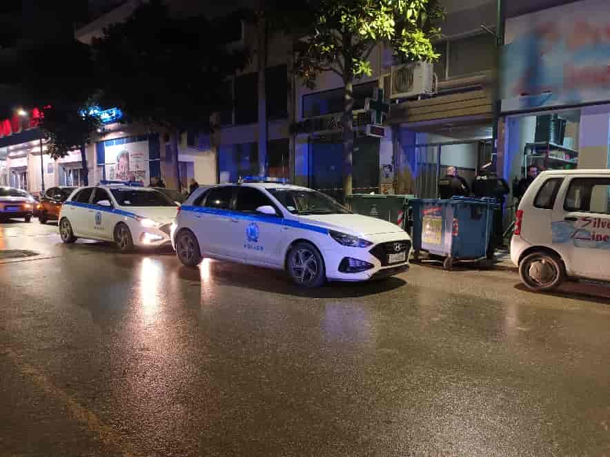 ΣΟΚ στη Λάρισα: Νεκρή γυναίκα μετά από πτώση από τον 5ο όροφο πολυκατοικίας