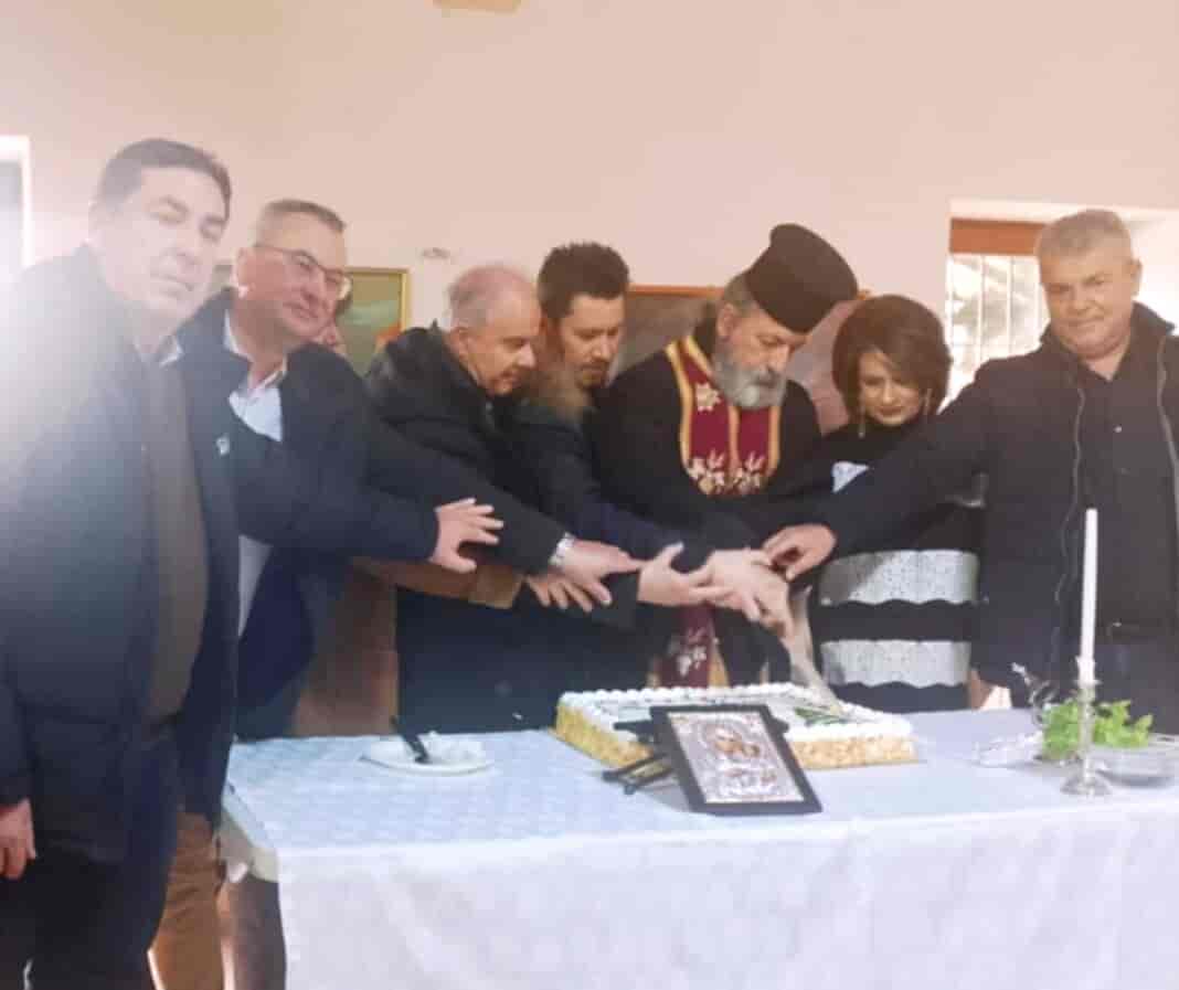 Ανταλλαγές ευχών μεταξύ Δημάρχου Τεμπών Γ. Μανώλη και κατοίκων των Γόννων