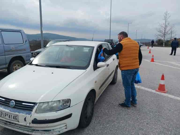 Έκλεισαν συμβολικά το δρόμο Λάρισας – Αγιάς οι αγρότες