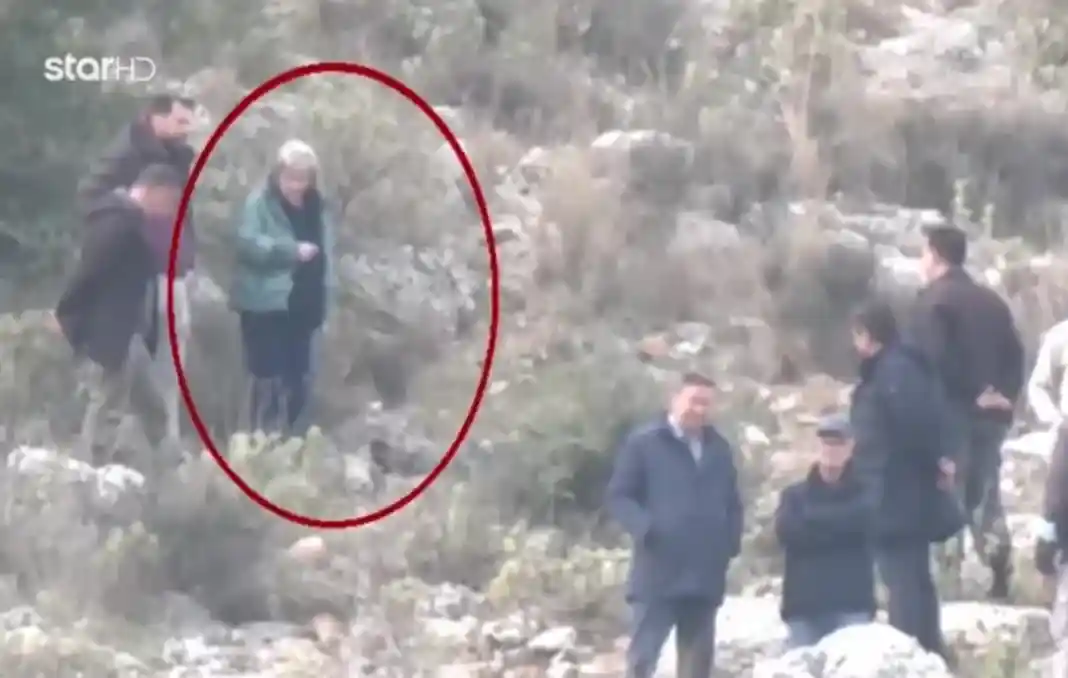 «Είναι ο γιος μου» ψιθύρισε και έκανε το σταυρό της η μητέρα του Βασίλη Καλογήρου